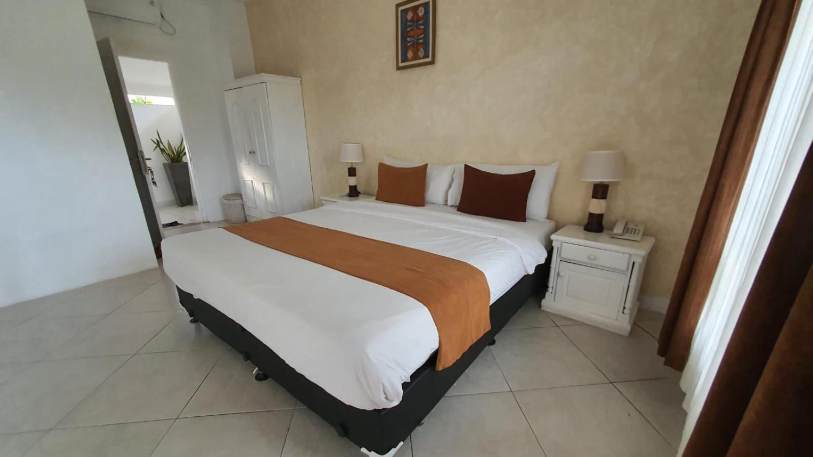 Nipuri Resort And Villas Seminyak By Kamara Bilik gambar