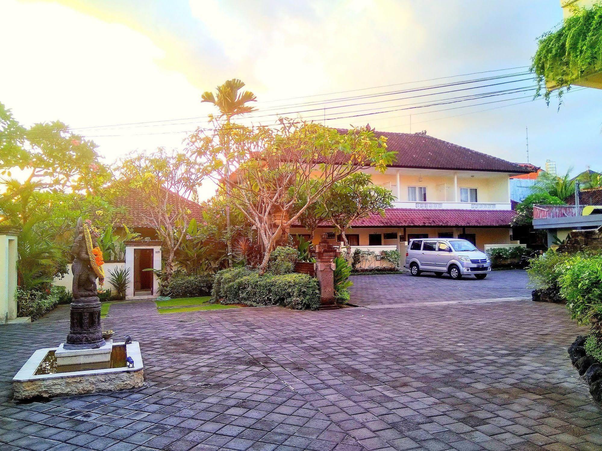 Nipuri Resort And Villas Seminyak By Kamara Luaran gambar