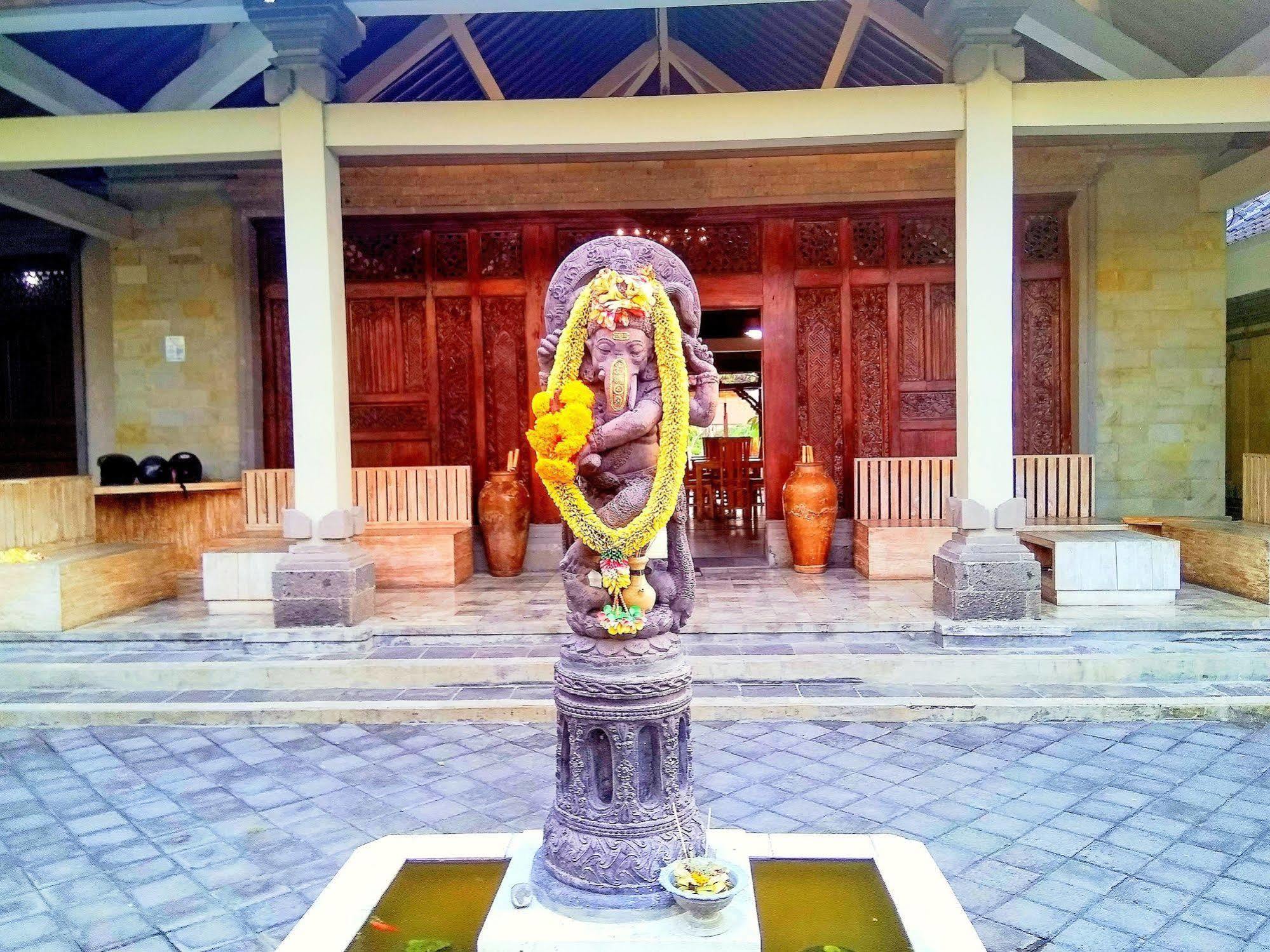 Nipuri Resort And Villas Seminyak By Kamara Luaran gambar